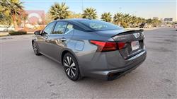 نيسان ألتيما